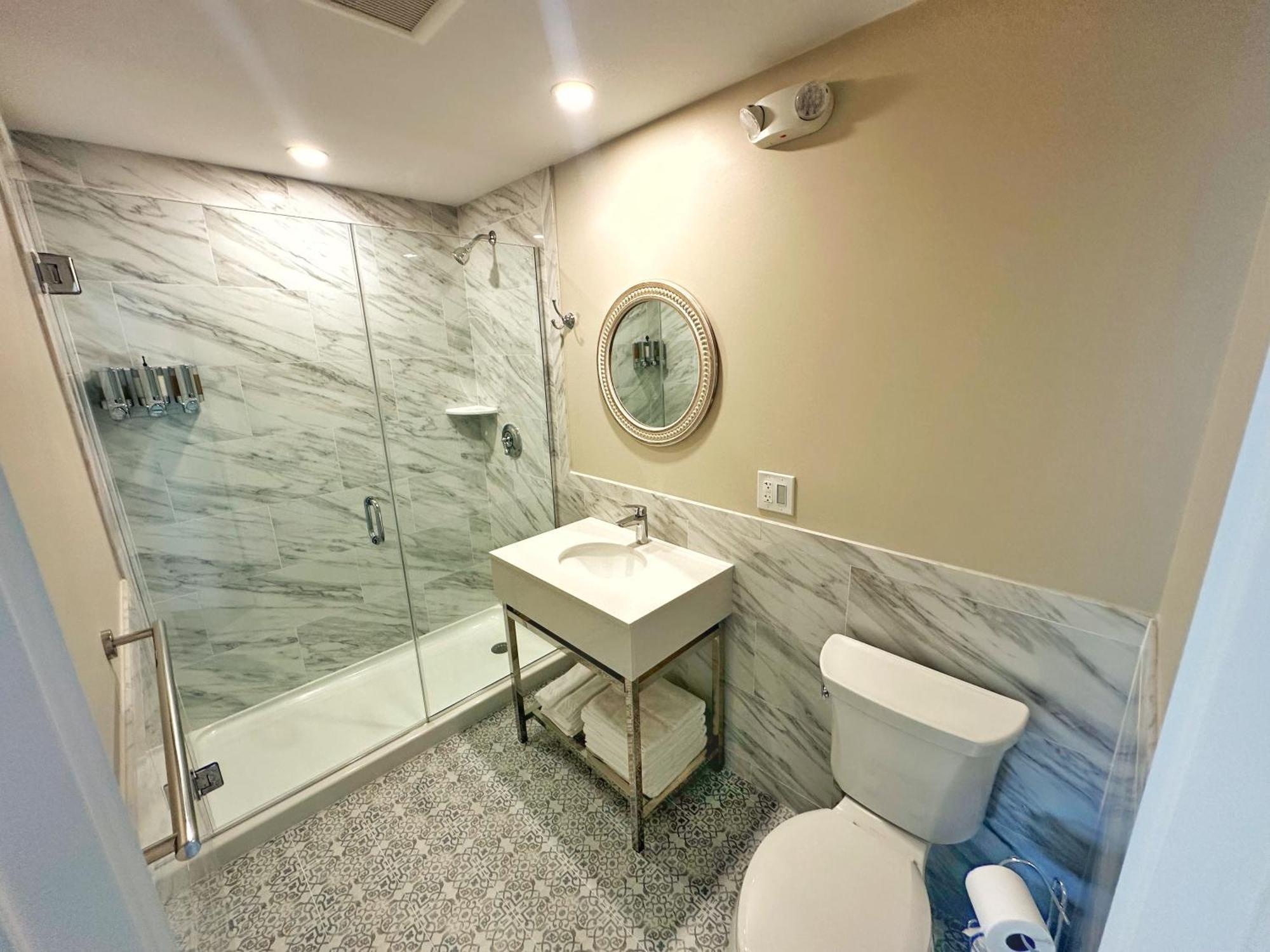 Winthrop Arms Hotel Restaurant Logan Airport المظهر الخارجي الصورة